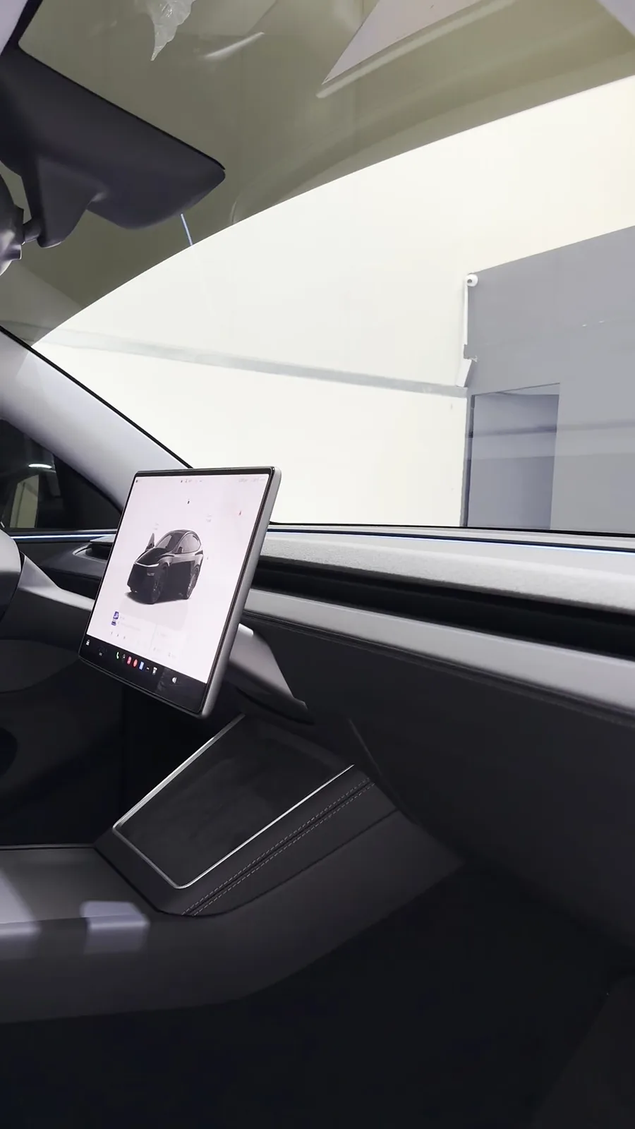Tesla cabin and screen after ceramic window tint