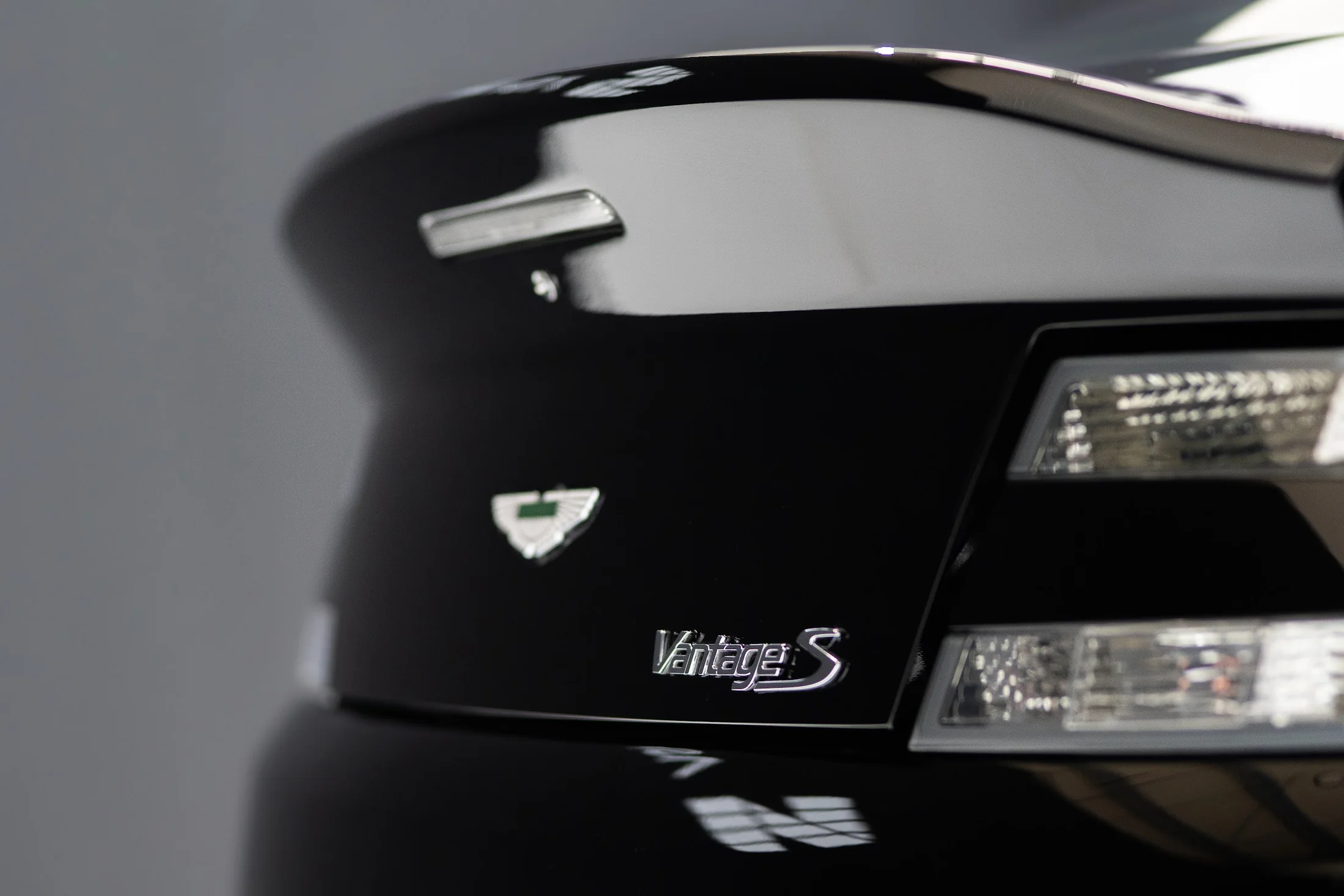 ASV Phantom tail detail wide